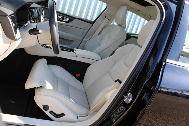 Volvo S60 Recharge T6 AWD Ultimate Bright | Long Range | Harman Kardon | 360º camera | Panoramadak | Stoel- en stuurverwarming | Verwarmde achterbank | Google Infotainment