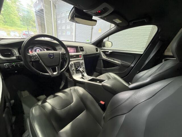 Volvo S60 CC Cross Country T5 AWD Pro | ACC | BLIS | Leder | Trekhaak | 18 Inch