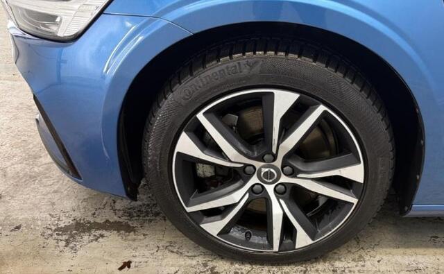 Volvo S60 2.0 T6 Recharge 340 pk AWD R-Design Navigatie Trekhaak Elek Stoel ACC Pilot Assist Blis Camera Apple Carplay Android Auto Plug in Hybride NL Auto 1e Eigenaar