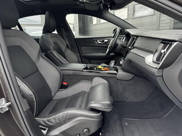 Volvo S60 2.0 Recharge 340PK T6 AWD R-Design | Pano | Memory | H&K Audio | Trekhaak | ¤27.900,- Incl. BTW