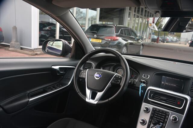 Volvo S60 1.5 T3 Nordic+ | Navigatie | Xenon | Bluetooth | Clima | Stoelverwarming | Cruise Control | NL auto !! | Nederlandse Auto 60322 NAP laatste beurt bij 58000km zeer netjes!!