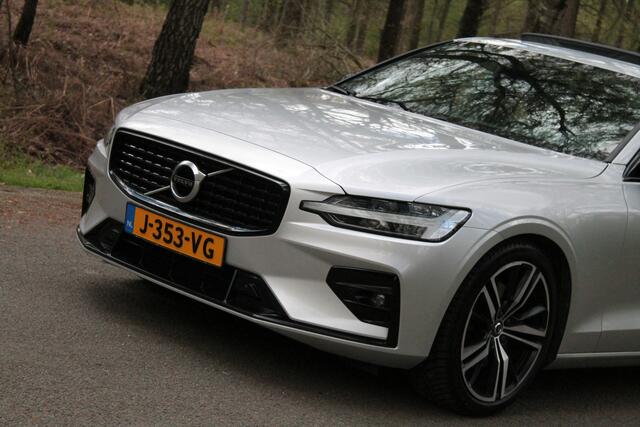 Volvo S60 2.0 B4 R-Design | Pano | Carplay | LED