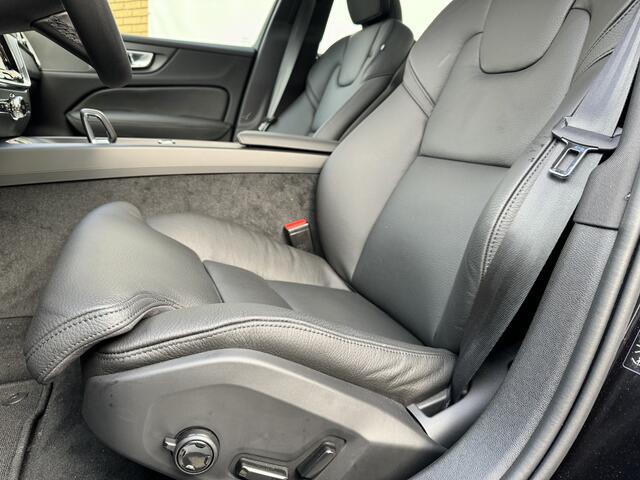 Volvo S60 2.0 B4 Automaat Plus Dark Panoramadak | Black Edition .