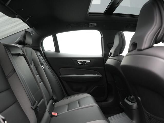 Volvo S60 T8 AWD R Design Polestar Engineerd PHEV 405pk Dealer O.H. | Panodak | Adaptive Cruise | Camera | Harman / Kardon | Lederen Sportstoelen Memory & Verwarmd | Keyless | Stuur Verwarmd | Apple Carplay | Navigatie | DAB | Plug In Hybrid |