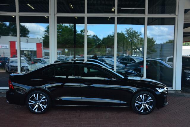 Volvo S60 2.0 B4 R-Design R DESIGN Nederlandse auto dealeronderhouden 101308 NAP laatste beurt bij 98012km zeer compleet adaptive cruise lane assist camera Harman Kardon audio navigatie stoelverwarming pdc led sports