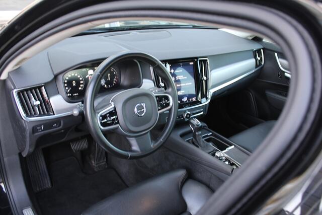 Volvo S90 2.0 T4 Momentum+ | Leder | Apple carplay/Android Auto | Parkeersensoren | Navigatie | Voorstoelen verw.|