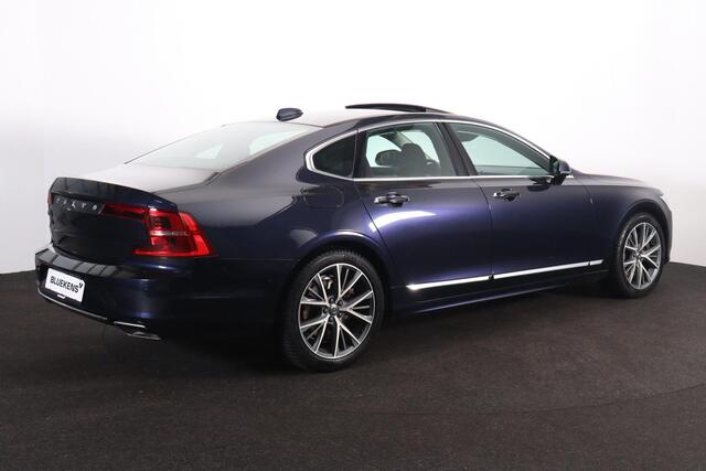 Volvo S90 T4 Business Luxury Plus - Intellisafe Surround - Head up display - BLIS dodehoekassistentie - Parkeercamera achter - Parkeersensoren v/a - Sensus navi - Apple® CarPlay - Android Auto - Verwarmbare voor & achterstoelen - Verwarmbaar stuurwiel - Panorama/sc