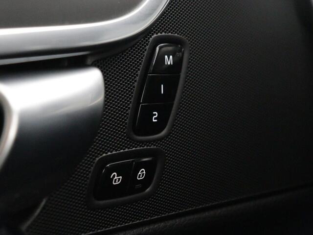 Volvo S90 2.0 T5 Momentum | Adaptive cruise | Leder | Full-LED | Stoelverwarming | Climate control | PDC | Trekhaak wegklapbaar