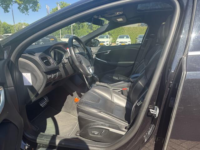 Volvo V40 1.5 T2 Inscription R-Design / Panoramadak / Camera / Leder / Keyless / 17'' / Navigatie / Stoelverwarming / Cruise Control
