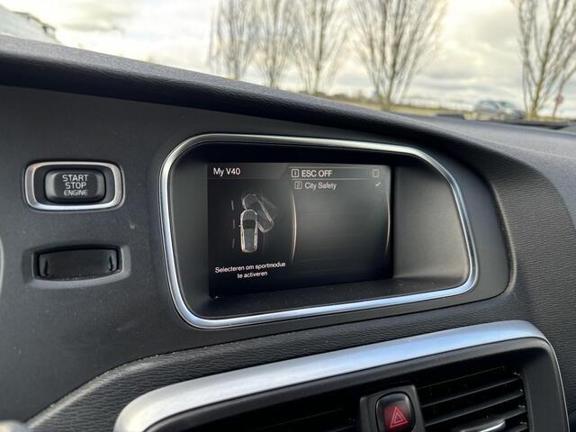 Volvo V40 2.0 T4 R-Design | Park Assist | Stoelverwarming | Trekhaak | 6-Speed