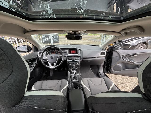 Volvo V40 2.0 T3 Dynamic Edition Pano Standkachel Keyless