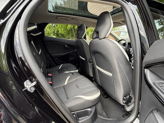 Volvo V40 2.0 T3 Dynamic Edition Pano Standkachel Keyless