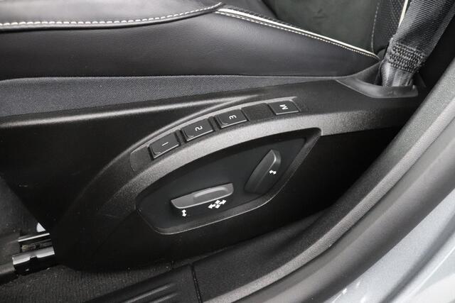 Volvo V40 1.5 T3 R-Design 150PK| Automaat| Dealeronderhouden| Standkachel| Achterbank Verwarming|