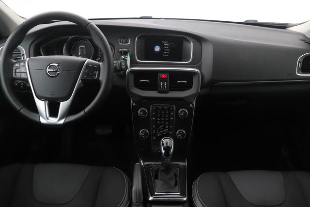 Volvo V40 1.5 T3 Nordic+ | Automaat | Stoelverwarming | Standkachel | Navigatie | 17 Inch