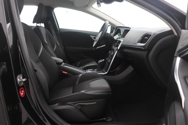 Volvo V40 1.5 T3 Nordic+ | Automaat | Stoelverwarming | Standkachel | Navigatie | 17 Inch