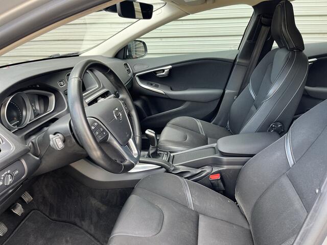 Volvo V40 2.0 T2 Nordic+ / Led verlichting / Lichtmetalen velgen 16" / Stoelverwarming /