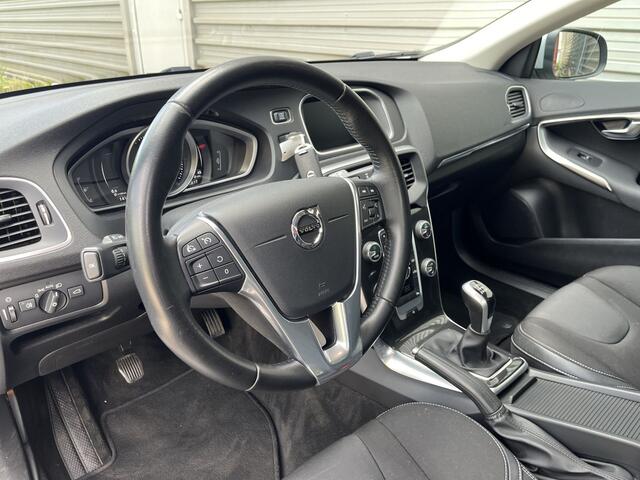 Volvo V40 2.0 T2 Nordic+ / Led verlichting / Lichtmetalen velgen 16" / Stoelverwarming /