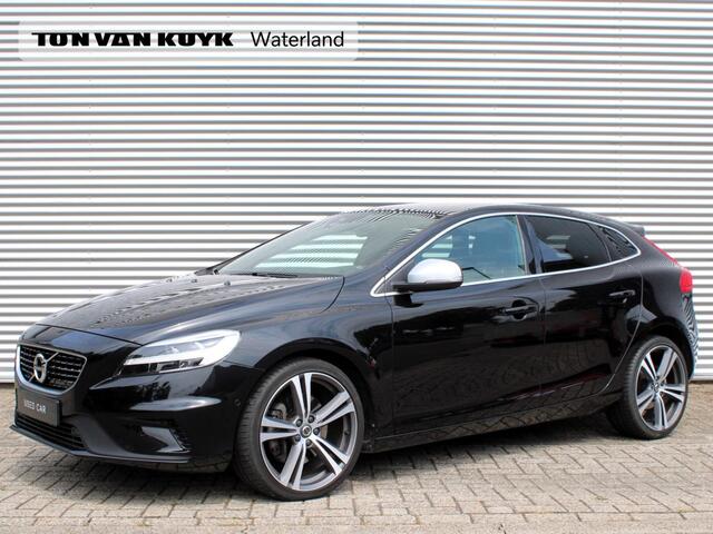 Volvo V40 T3 Automaat Polar+ Sport R-Design / Afneembare Trekhaak/ Standkachel / Panoramadak / 19" velgen / Harman Kardon / Verwarmbare Voorstoelen / Getint Glas