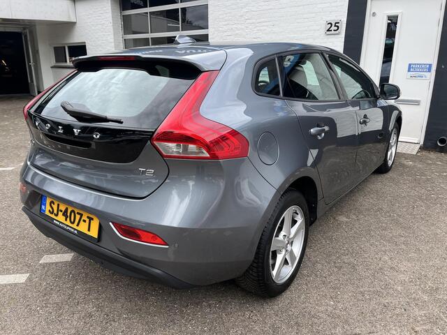Volvo V40 2.0 T2 Kinetic /Lm velgen/All season banden/Nieuwe apk bij aflevering.