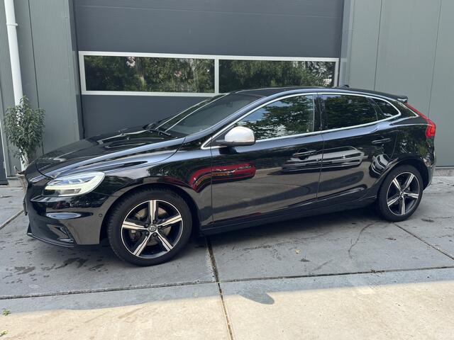 Volvo V40 2.0 D3 150pk Automaat Polar+ Sport R-Design Panorama Harman Kardon Navi Winterpakket Camera Half leer