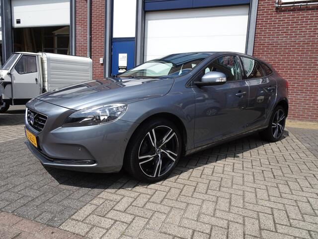 Volvo V40 2.0 T2 R-Design Trekhaak l Stoelverwarming l NAV