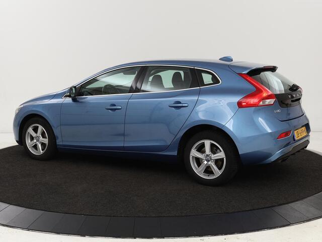 Volvo V40 2.0 T2 Momentum | Navigatie | Parkeerhulp | Climate control | Bluetooth | Cruise control