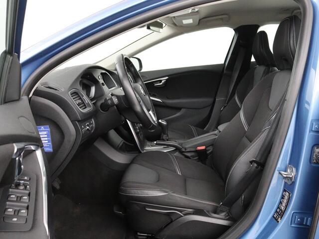 Volvo V40 2.0 T2 Momentum | Navigatie | Parkeerhulp | Climate control | Bluetooth | Cruise control