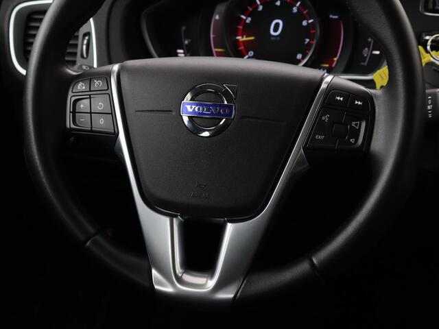 Volvo V40 2.0 T2 Momentum | Navigatie | Parkeerhulp | Climate control | Bluetooth | Cruise control