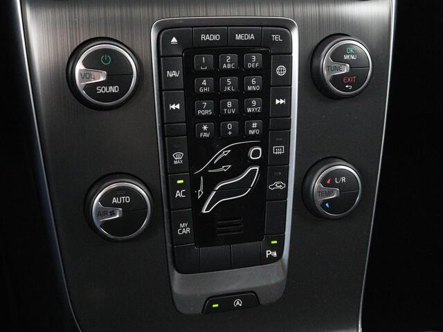Volvo V40 2.0 T2 Momentum | Navigatie | Parkeerhulp | Climate control | Bluetooth | Cruise control