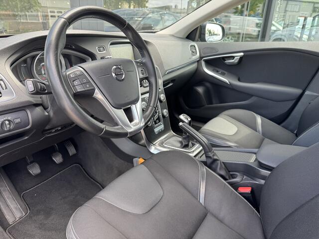 Volvo V40 2.0 D2 Momentum Afn. Trekhaak | Stoelverwarming | Standkachel | LED
