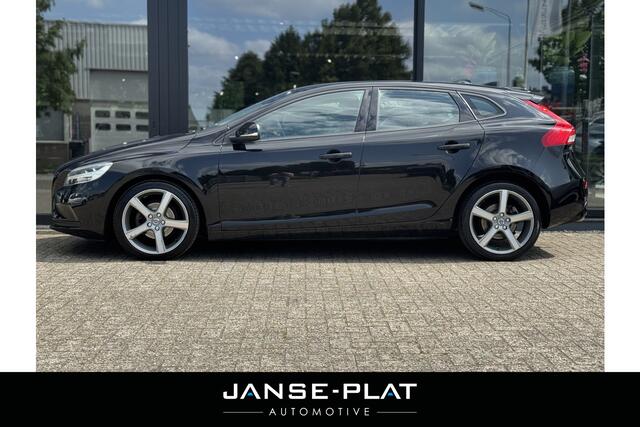 Volvo V40 2.0 D2 Momentum Afn. Trekhaak | Stoelverwarming | Standkachel | LED