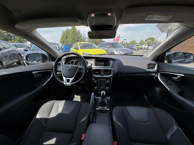 Volvo V40 2.0 T2 R-Design Trekhaak / Camera / Navigatie