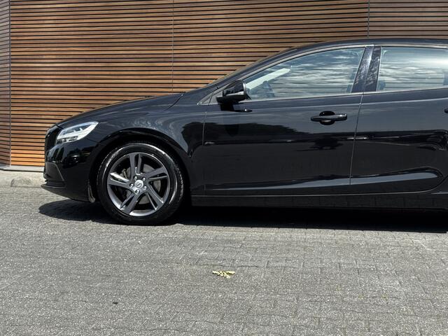Volvo V40 2.0 T2 R-Design Trekhaak / Camera / Navigatie