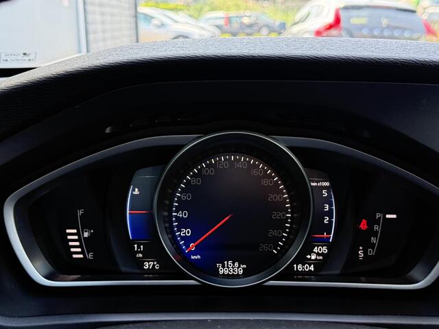 Volvo V40 2.0 D2 R-Design | LED | High Perfomance audio | Parkeersensoren | Sport stoelen |