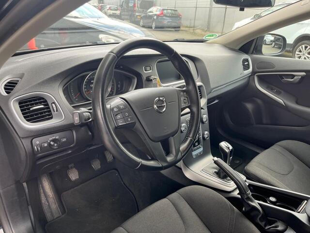Volvo V40 2.0 T2 122PK LED koplampen/Navi/Parkeersensoren voor+achter Onderhoudshistorie