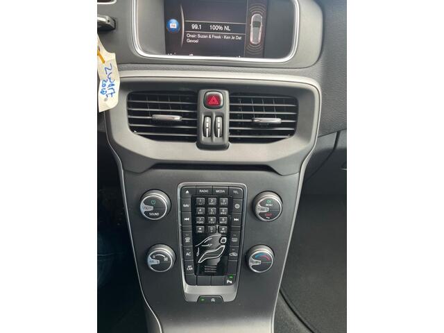 Volvo V40 2.0 T2 122PK LED koplampen/Navi/Parkeersensoren voor+achter Onderhoudshistorie