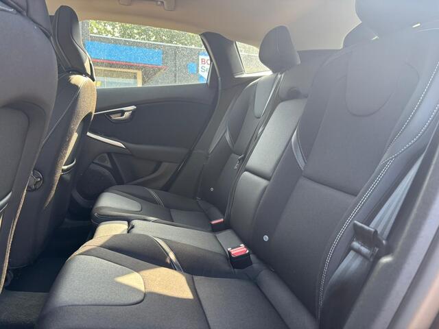 Volvo V40 1.5 T2 Polar+ | Automaat | Navi | Parkeerhulp