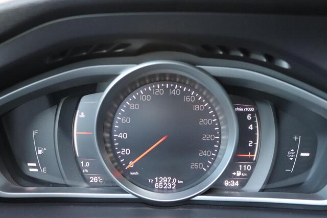 Volvo V40 2.0 T2 Nordic+ | Navigatie | Trekhaak | Stoelverwarming |