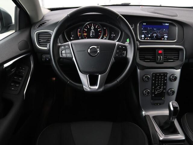 Volvo V40 2.0 T2 Nordic+ | Stoelverwarming | Harman/Kardon | LED | Cruise control | Navigatie | Bleutooth | Climate control