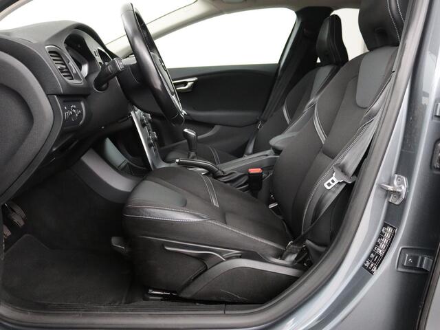 Volvo V40 2.0 T2 Nordic+ | Stoelverwarming | Harman/Kardon | LED | Cruise control | Navigatie | Bleutooth | Climate control