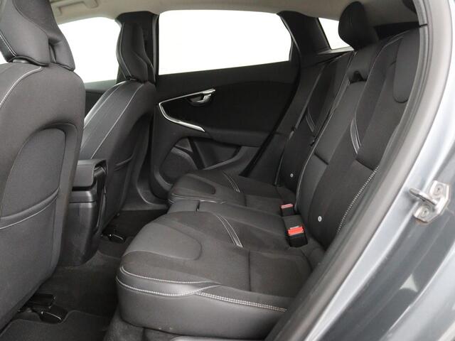 Volvo V40 2.0 T2 Nordic+ | Stoelverwarming | Harman/Kardon | LED | Cruise control | Navigatie | Bleutooth | Climate control