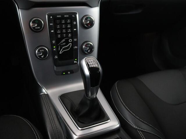 Volvo V40 2.0 T2 Nordic+ | Stoelverwarming | Harman/Kardon | LED | Cruise control | Navigatie | Bleutooth | Climate control