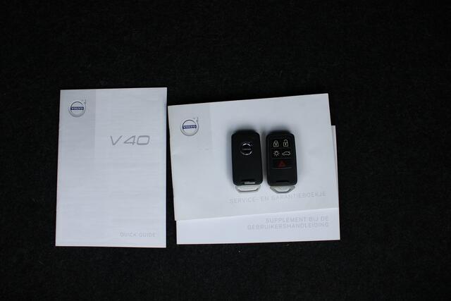 Volvo V40 T2 Automaat Momentum | Verw. Voorstoelen | PDC achter | Climate | Spraakbediening