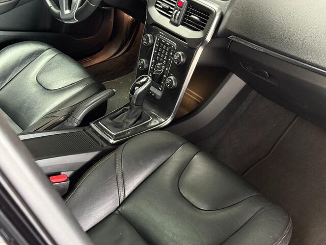 Volvo V40 V40 Cross Country T3 152pkSummum panorama leer camera