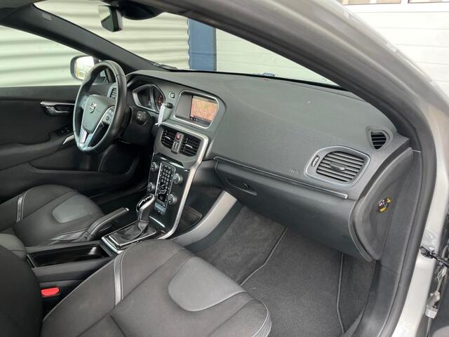 Volvo V40 1.5 T2 122PK Automaat Momentum LED/NAVI/ACHTERUITRIJCAMERA