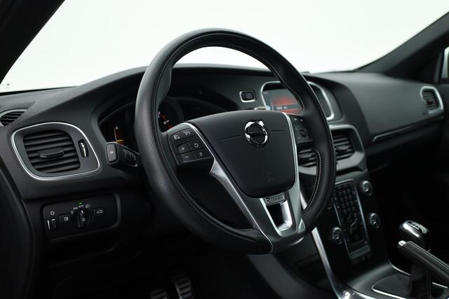 Volvo V40 2.0 T2 R-Design | Navi | Cruise | Camera | Stoelverw. | PDC A | 17'' | Clima
