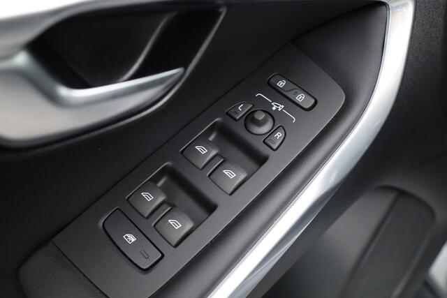 Volvo V40 2.0 T2 R-Design | Navi | Cruise | Camera | Stoelverw. | PDC A | 17'' | Clima