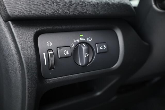 Volvo V40 2.0 T2 R-Design | Navi | Cruise | Camera | Stoelverw. | PDC A | 17'' | Clima