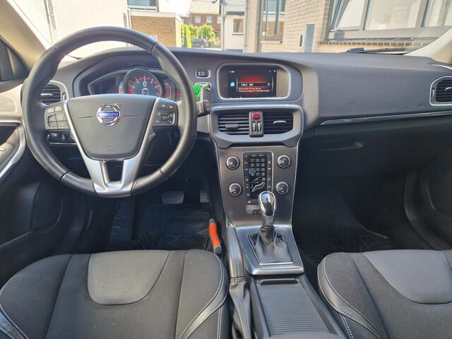 Volvo V40 1.5 T3 Momentum Camera | Verwarmd stoelen | Automaat