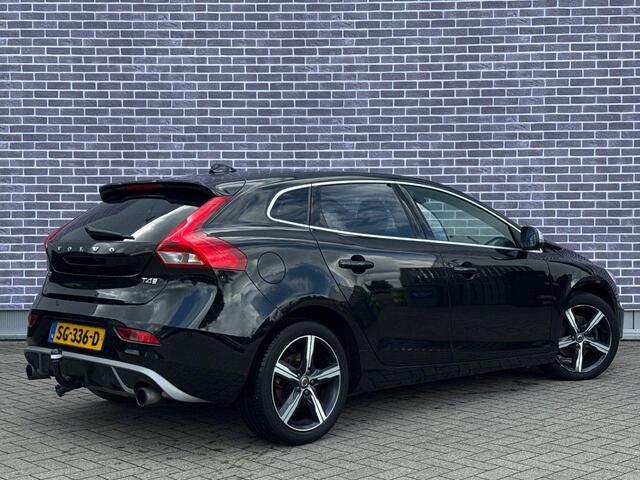 Volvo V40 2.0 T4 Business Sport | Trekhaak | Panoramadak | Standkachel | Lederen bekleding | Stoelverwarming | Camera | Parkeersensoren | Cruise Control | 17" | Dealeronderhouden |